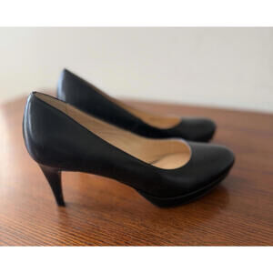 Cole Haan Nik Air Leather Pumps Round Toe Black Size US 5B MINT